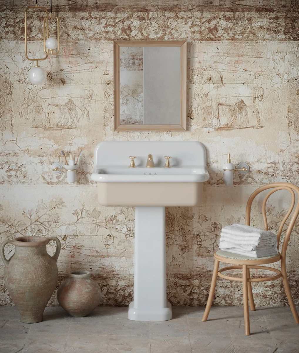 Lavabo de cerámica con pedestal en baño de diseño clásico — Lavabosconestilo