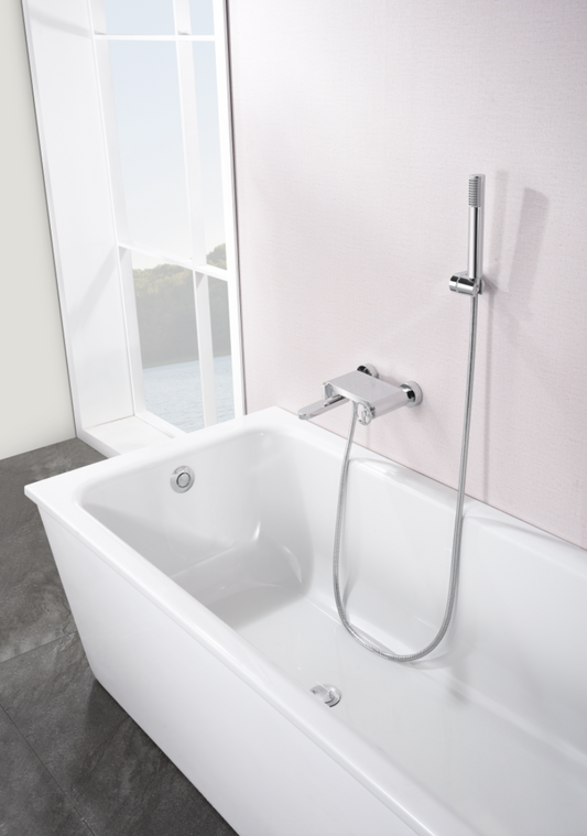 Olimpo chrome bath and shower faucets by Imex 