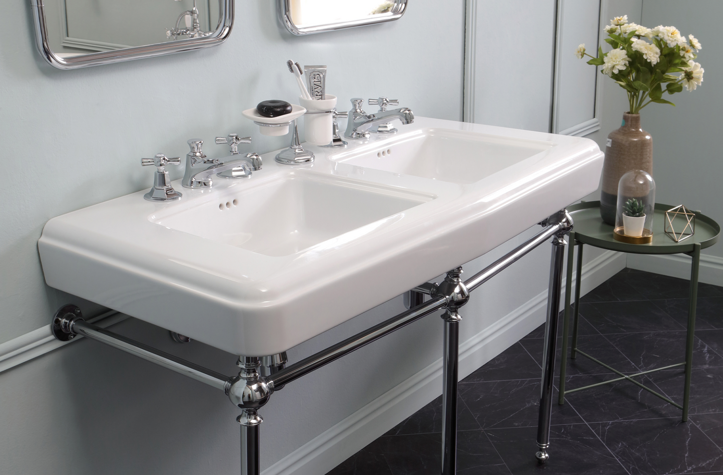 RLL202 Fifties washbasin mixer from Balneo Toscia in vintage style