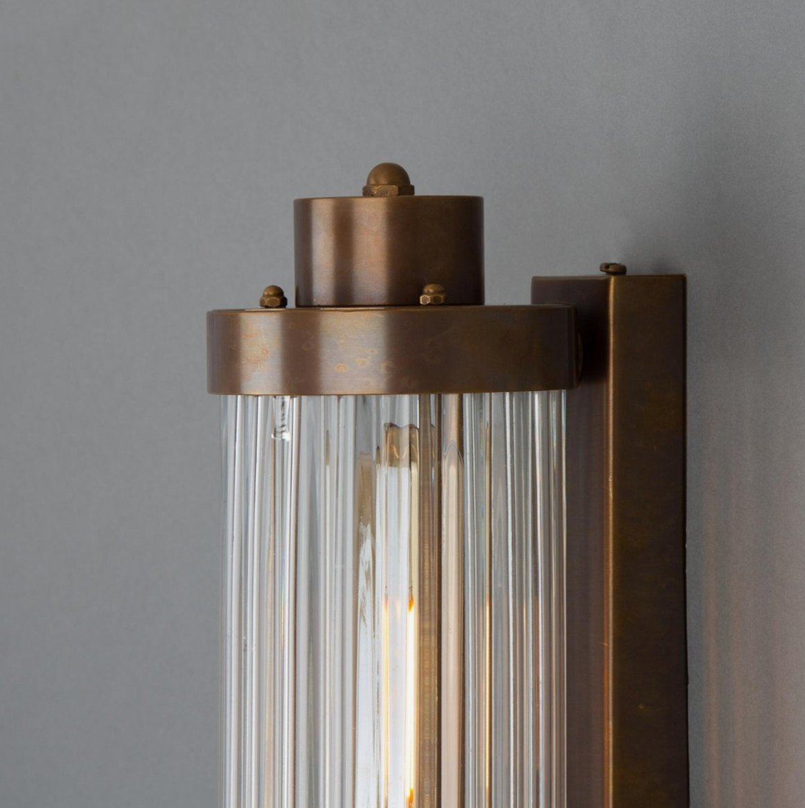 Aplique Baño Louise IP44 | Cristal Ondulado Transparente | Mullan Lighting