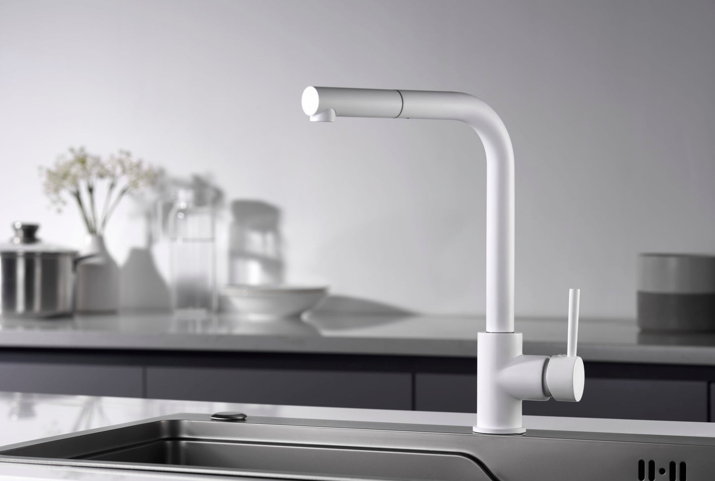 Imex Malta matte white pull-out single-lever kitchen faucet