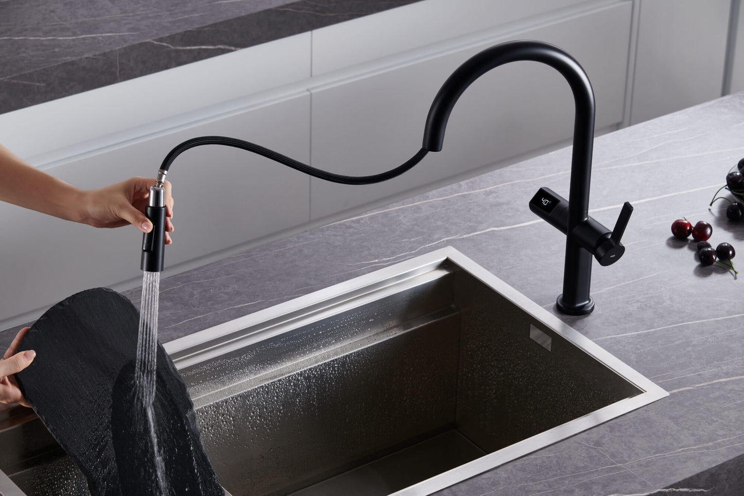 Robinet de cuisine extractible noir mat Imex Turin avec capteur