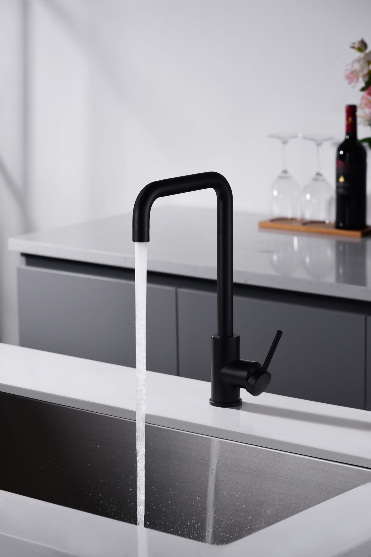 Loira matte black single-lever kitchen faucet by Imex