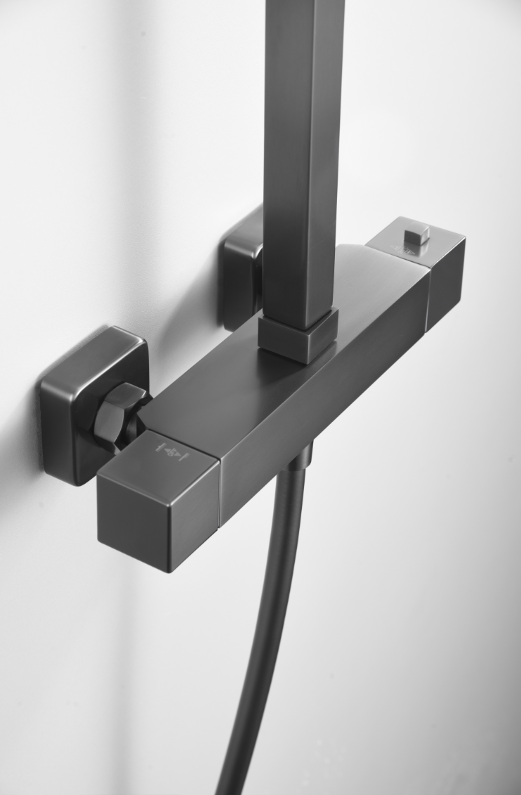 detalle barra ducha termostatica Vigo black gun metal