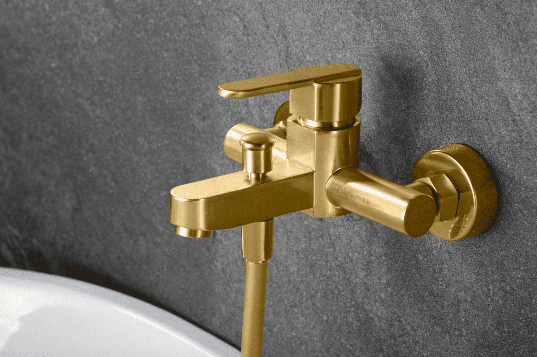 detalle grifo bañera ducha Roma oro cepillado