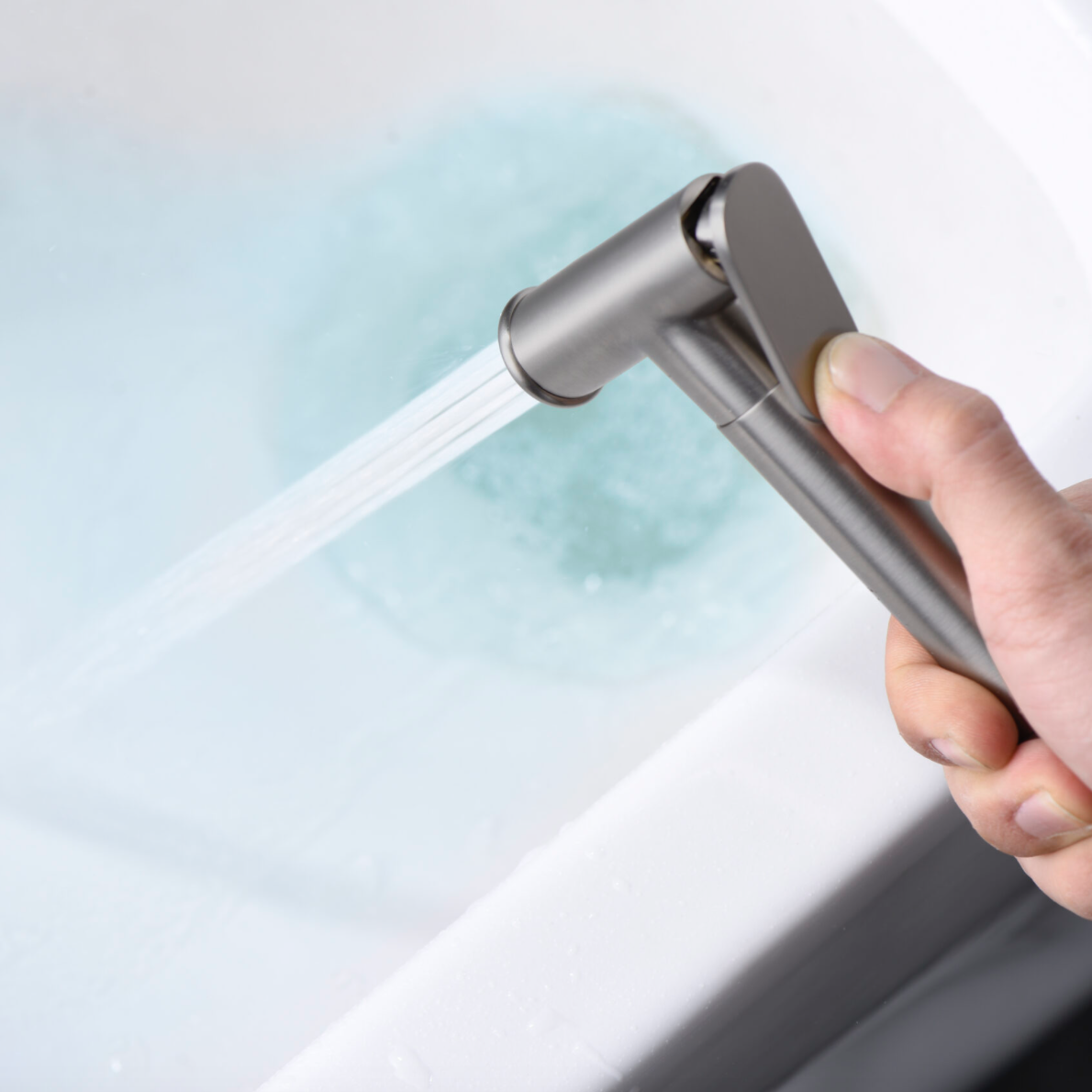 detalle grifo bidet empotrado Line niquel cepillado