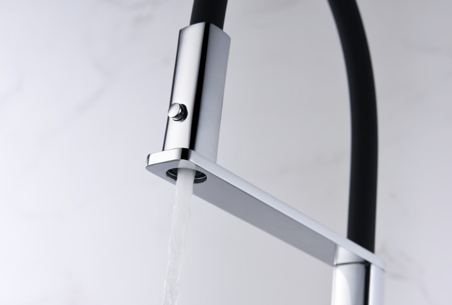 detalle grifo cocina Menorca cromo