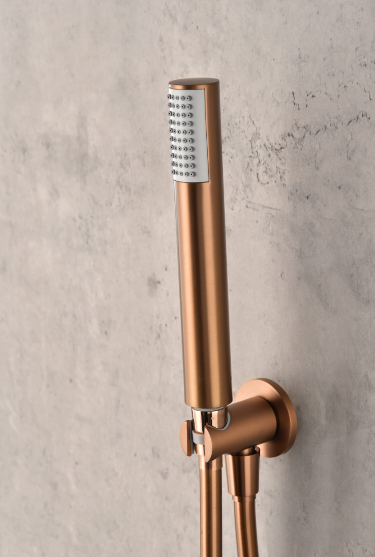 detalle conjunto ducha empotrado termostatico Monza oro rosa cepillado
