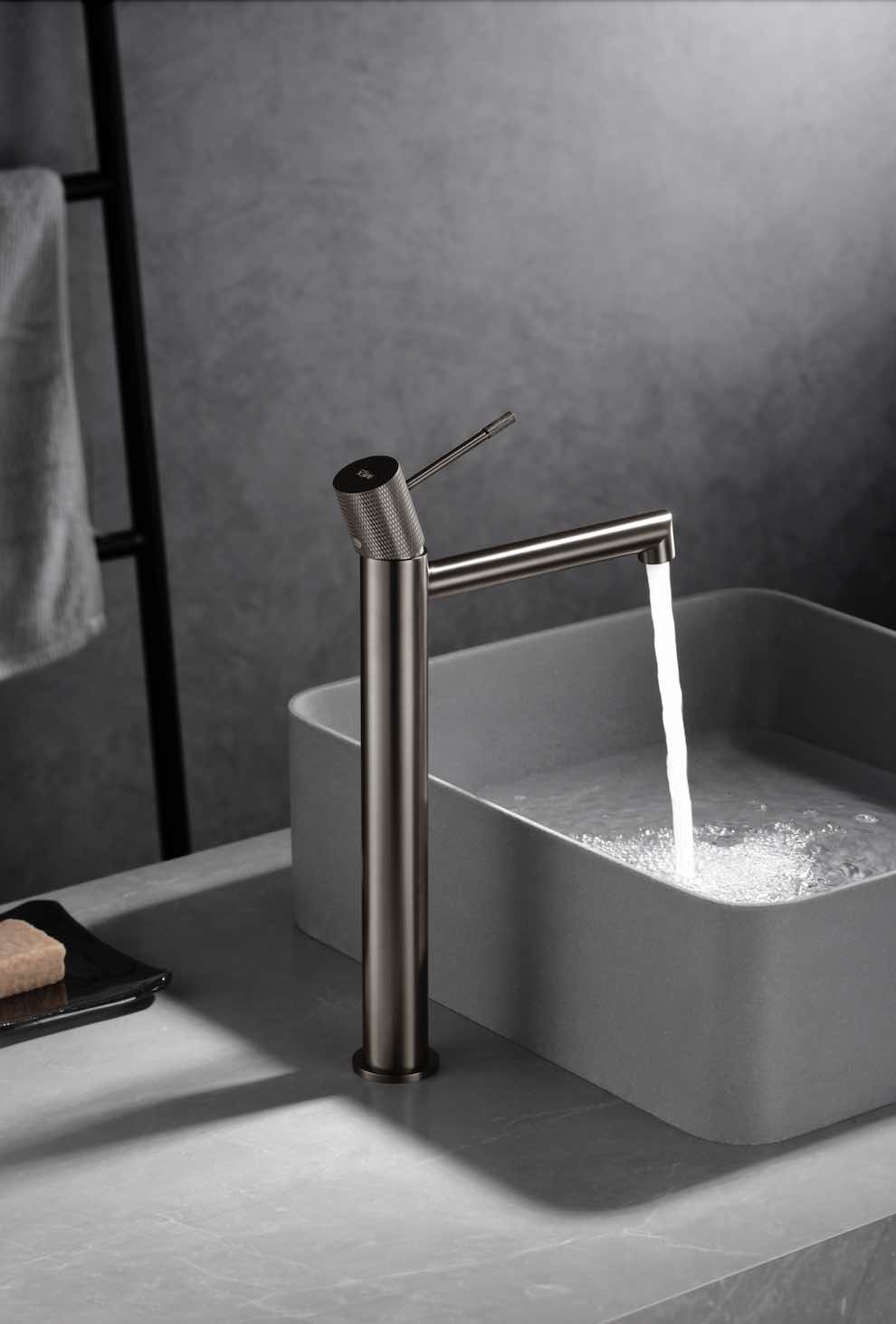 grifo Line lavabo alto niquel cepillado