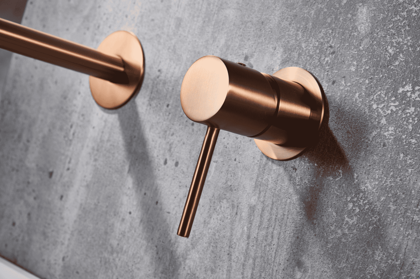Robinet de salle de bain encastré Monza en or rose brossé - Imex | Design élégant