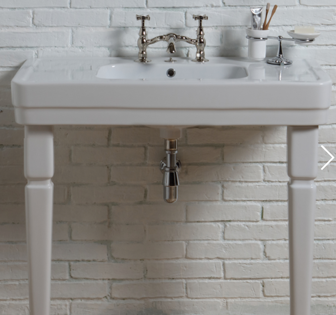 Ceramic washbasin with Classic style legs