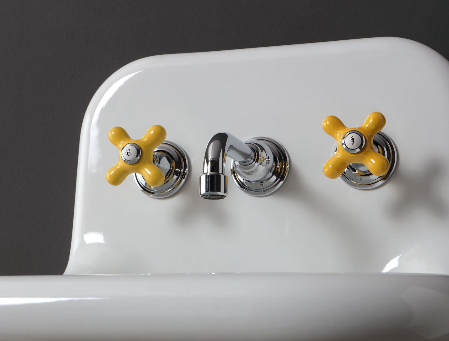 Built-in basin faucet for True Colors Vintage style basins