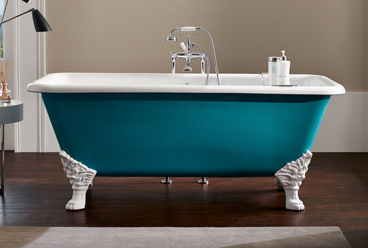 Vintage-style Quadro cast iron clawfoot bathtub