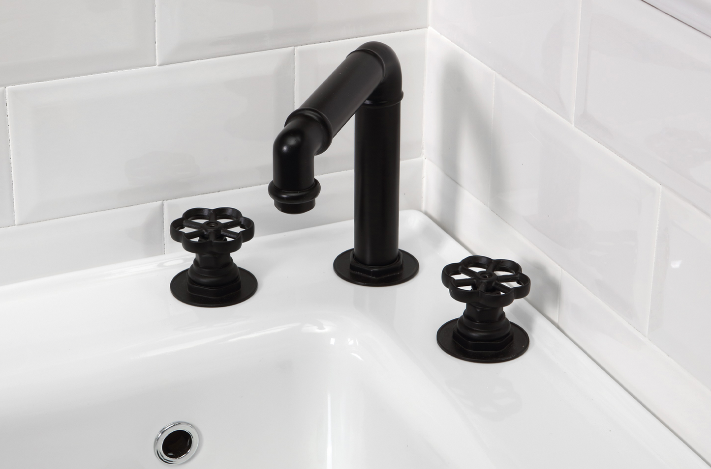 Industrialis basin taps by Balneo Toscia Industrial style