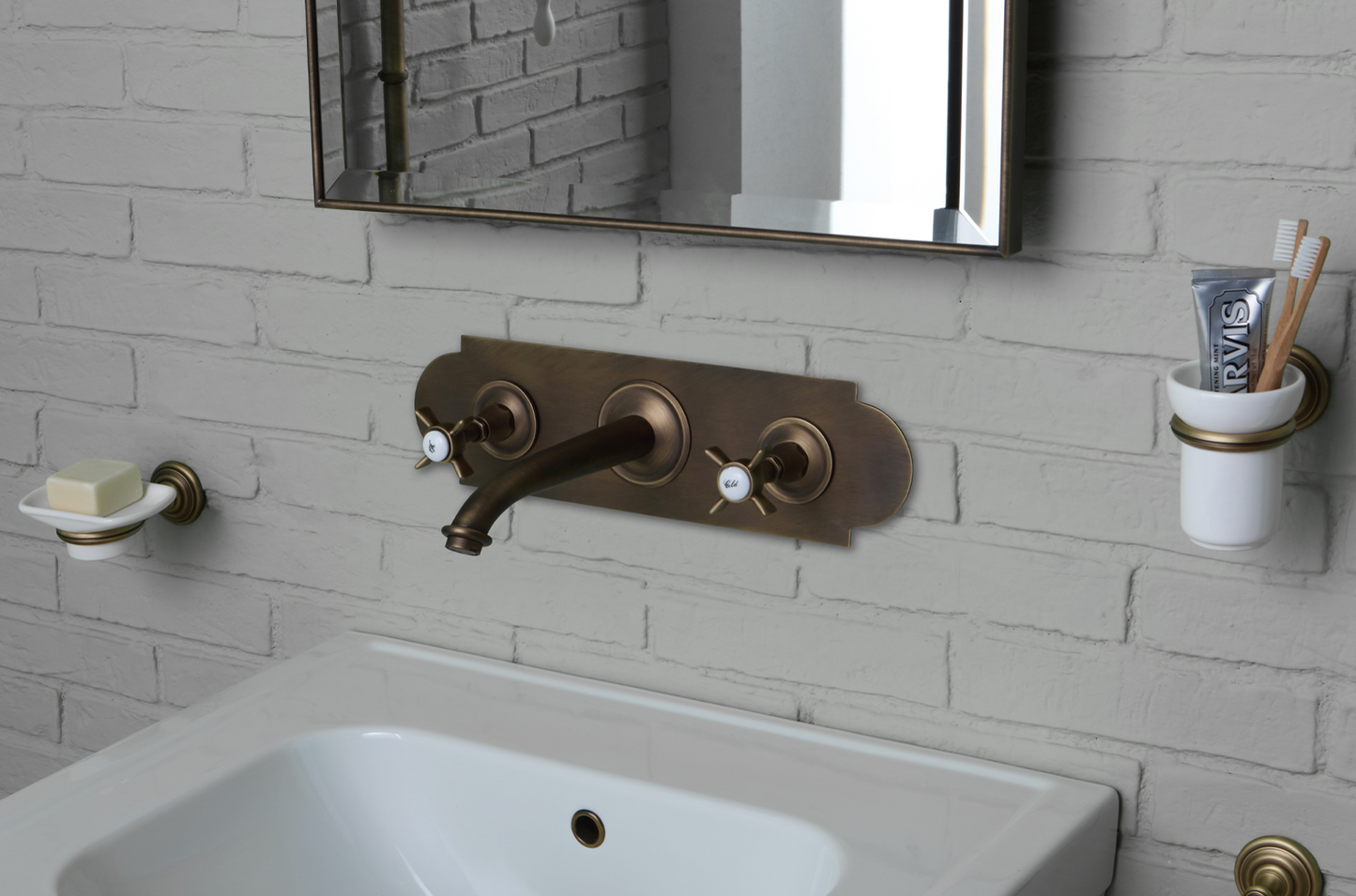 Vintage style built-in basin faucet